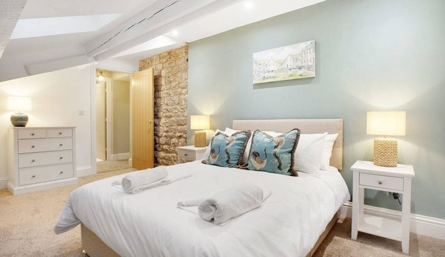 Luxury Stay at The Heather Cottage with Hot Tub