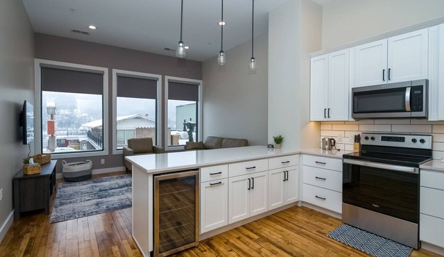 Luxury Stay DT Houghton 2 Bed, 1 Bath Suite C