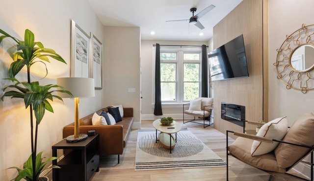 Luxury stay in a 3-bedroom townhome in Cincinnati, OH