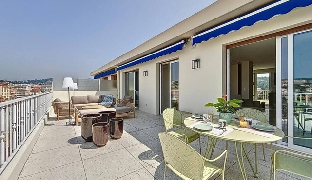 Luxury stay in Cannes: 70m² of private terraces