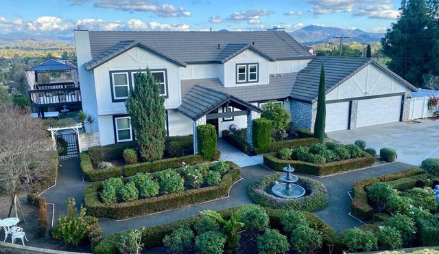 Luxury Stay in San Diego. 5BR/3BA with Mountain views and hot tub