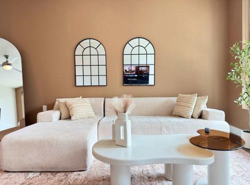 Luxury Stay Near Disneyland With Pool Gym & Free Parking