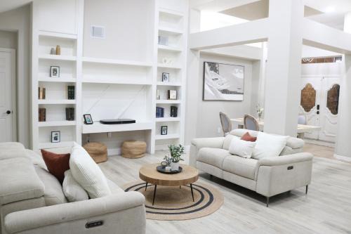 Luxury Stay Near IAH 3BD 2Bath Office with Amenities