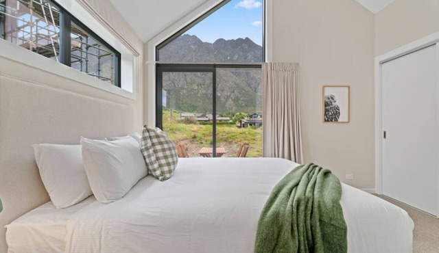 Luxury Stay Next To Iconic Remarkables Mountains