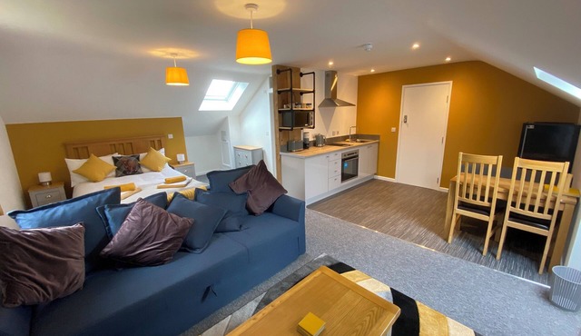 Luxury studio apartment, family friendly, pets welcomed, with site facilities.
