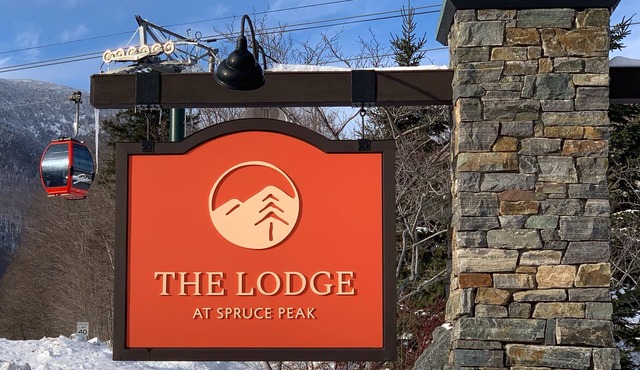 Luxury Studio Available Ski in -ski out Village Plaza & Spruce Peak View