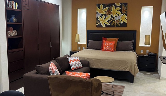 Luxury Studio in Center of Romantic Zone Fun! Fantastic Rooftop Views!