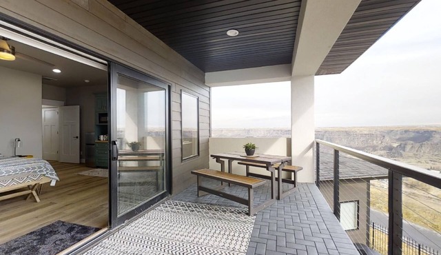 Luxury studio with Access to Canyon Rim Trail in fabulous Twin Falls