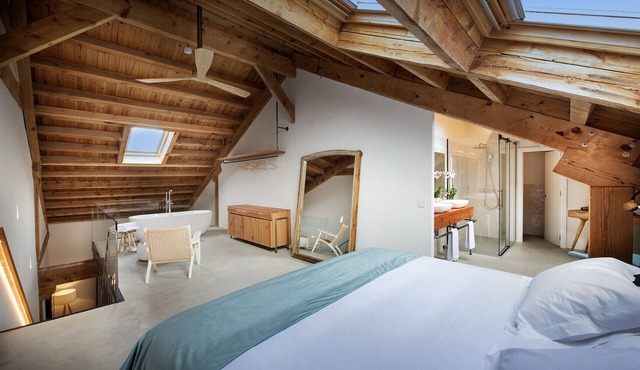 Luxury Suite Fábrica de Sensaciones in Palencia with Wi-Fi