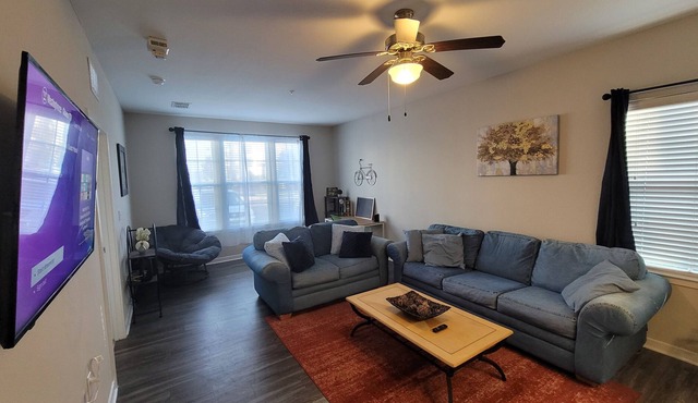 Luxury Suite *Gated Community *Free Parking *Entire Apt * Minutes From RDU & PNC