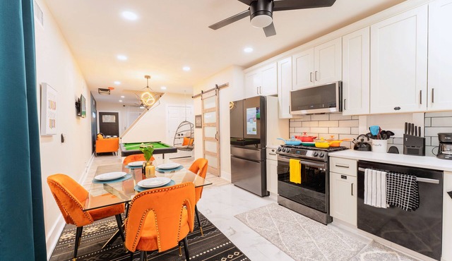 Luxury Suite - Jacuzzi,Parking, Self Check-in & WiFI