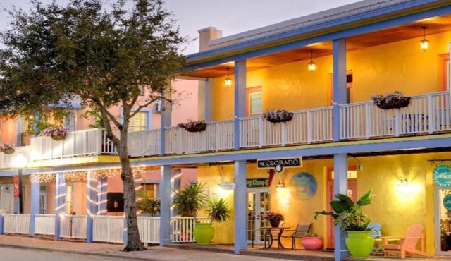 LUXURY SUITE KING AT OLD COLORADO INN