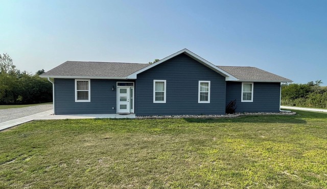 Luxury Suite on Beautiful Rathbun Lake!