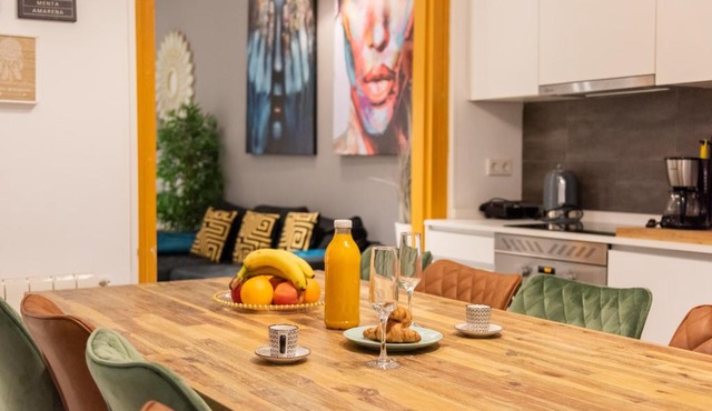 Luxury Suite - Prime Location