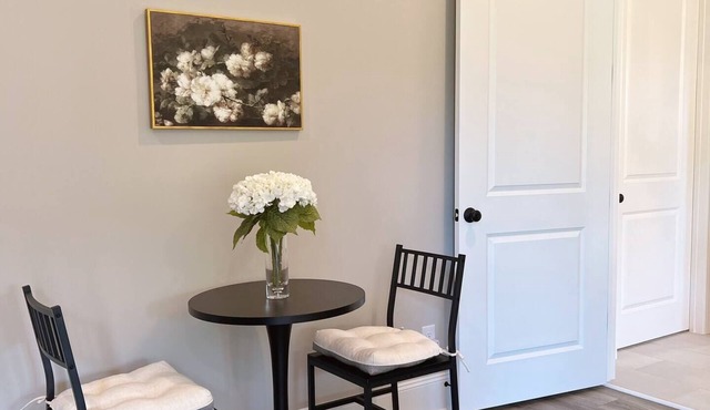 Luxury Suite, Private Entrance, Garage & Patio