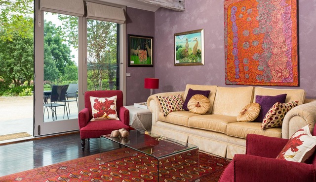 Luxury Suite set in magnificent gardens 8kms from Beechworth