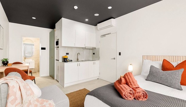 Luxury Suite + Single Sofa Bed