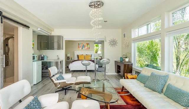 Luxury Suite w/Views – Spacious, Quiet, Prime Location