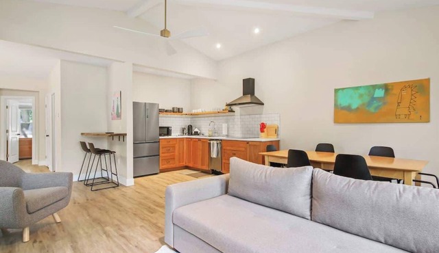 Luxury Suite | Walk to Commons | Free Parking | NY