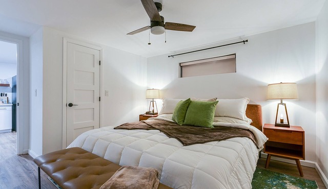Luxury Suite with Full Kitchen – Perfect for Extended Stays & Family Getaways!