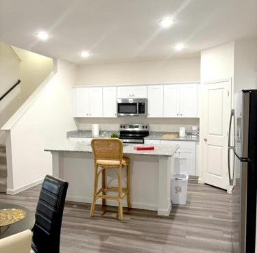 Luxury Suites 5-Bed Room 4-Bath