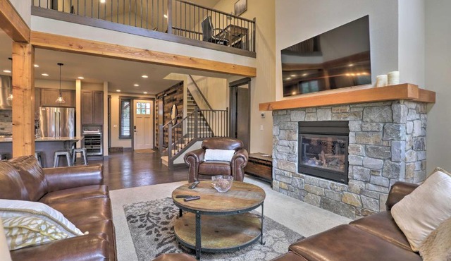 Luxury Suncadia Resort Retreat with Private Hot Tub!