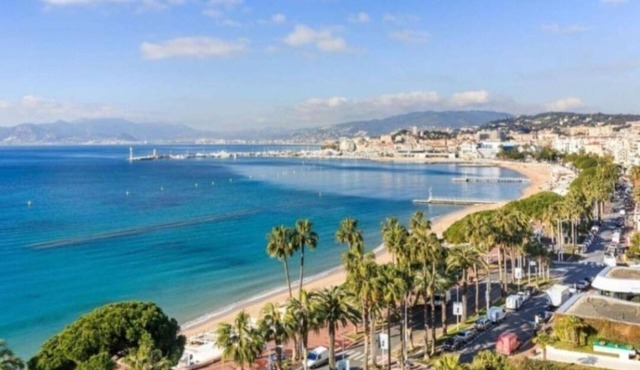 Luxury T3 apartment 300 m from the beach