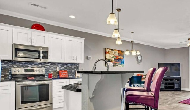 Luxury Table Rock Lake Condo Large Deck w Beautiful Lake Views Free Daily Tickets Near Sdc