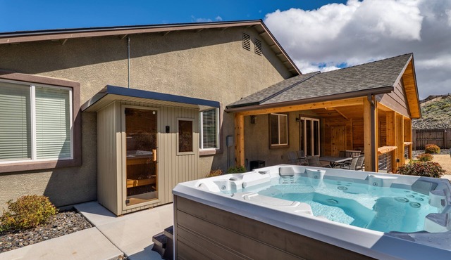 Luxury Tahoe adjacent- 4-Bedroom Retreat - Family-Friendly North Reno Escape