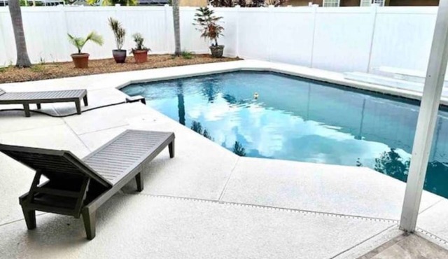Luxury Tampa Home 10PPL/Pool/Grill/Airport