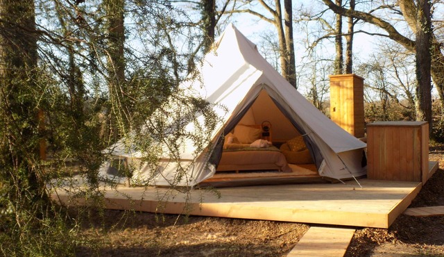 Luxury tent with private spa Copa cabanes 1 pond view