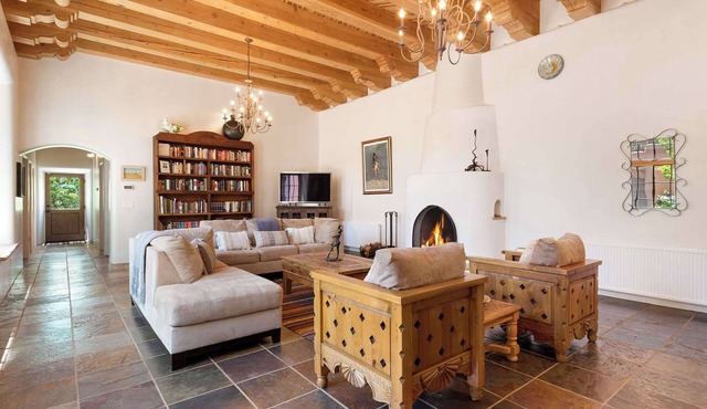 Luxury Tesuque Home, Serene Surroundings