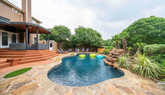 Luxury Texas House with Pool & Game Room by 6Flags & Seaworld