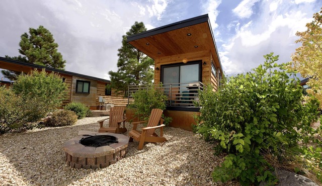 Luxury Tiny Home Near Bryce Canyon & Escalante