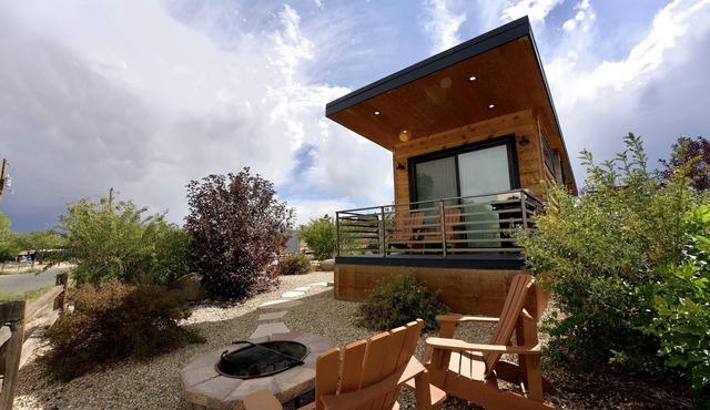 Luxury Tiny Home w/Views Near Escalante Utah