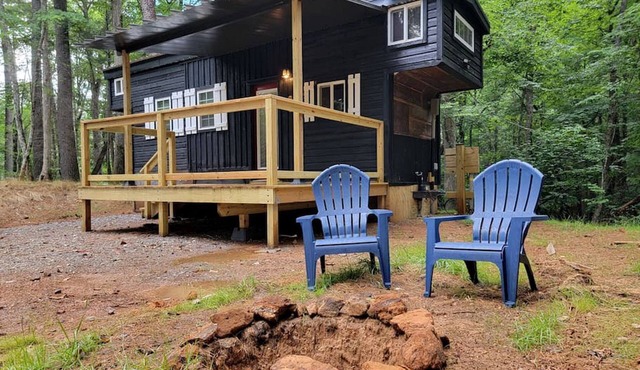 Luxury Tiny Home with Hot Tub in Suches - Perfect for Intimate Getaways in Georgia