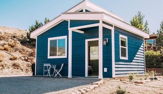 Luxury Tiny House on 1 acre near Zion & St. George