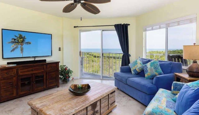 Luxury Top Floor Suite W/Unobstructed Ocean View