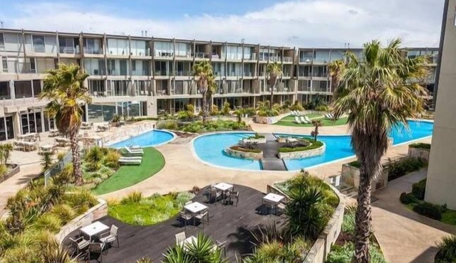 LUXURY TORQUAY RESORT "APARTMENT" - Beachside - Perfect Location