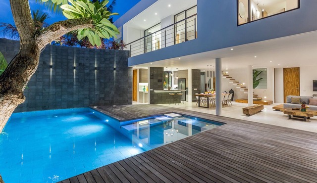 Luxury Touch Cozy Villa Walkable to the Famous Sunset Beach & shopping in BALI