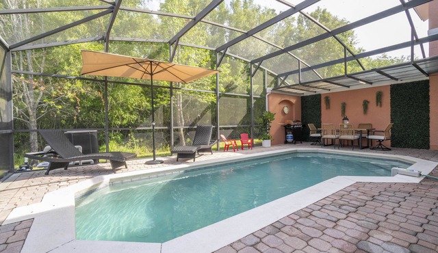 Luxury Townhome 4 bed + 3 bath + Private Pool in front of the Clubhouse Resort!