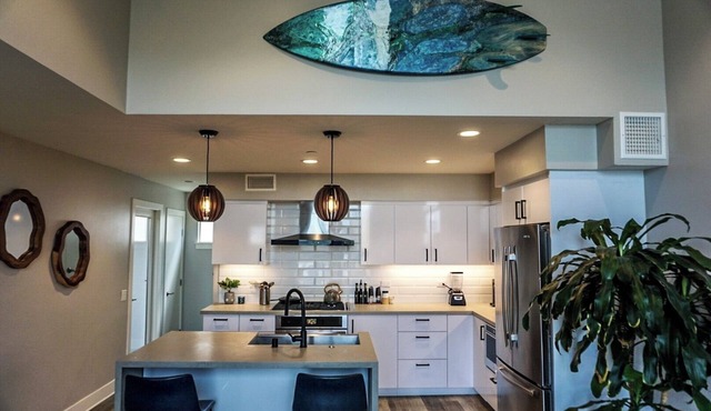 Luxury Townhome in Point Loma walking distance to the Beach