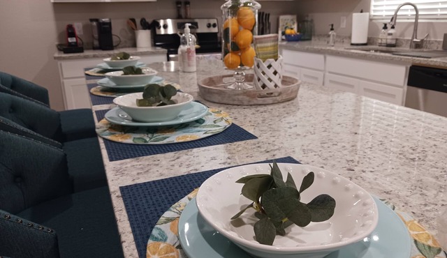 Luxury Townhome in Gated Community - The RIM, La Cantera, Fiesta Texas, Dominion