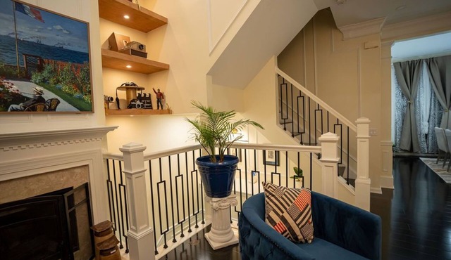 Luxury Townhome Minutes From DC