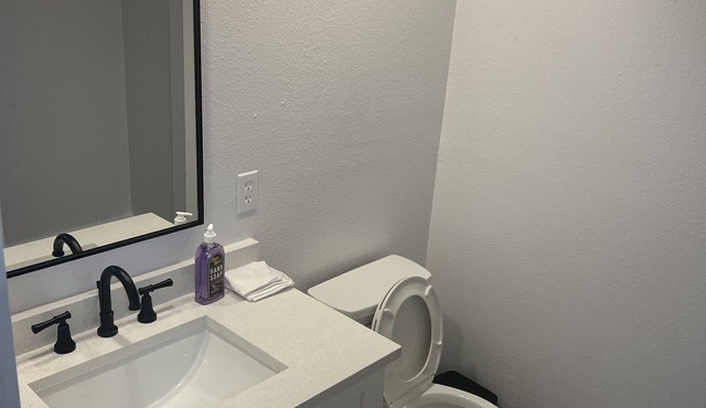 Luxury Townhome - Two King Size Beds