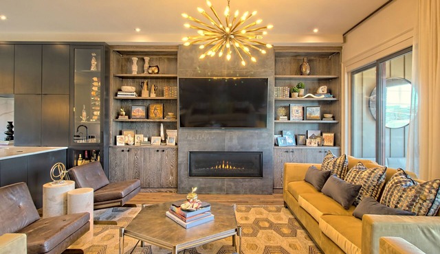 Luxury Townhome Walking Distance to Downtown