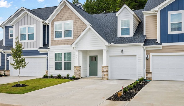 Luxury Townhome with Golf Cart 4 miles to Clemson Memorial Stadium