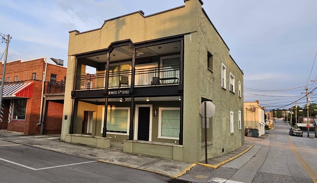 Luxury townhouse in downtown Crossville
