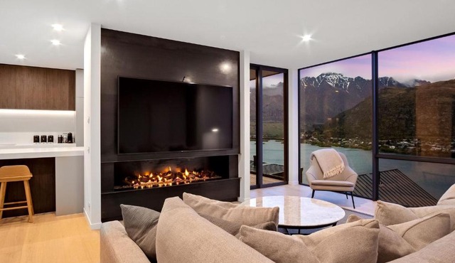 Luxury Townhouse on Woods Lane