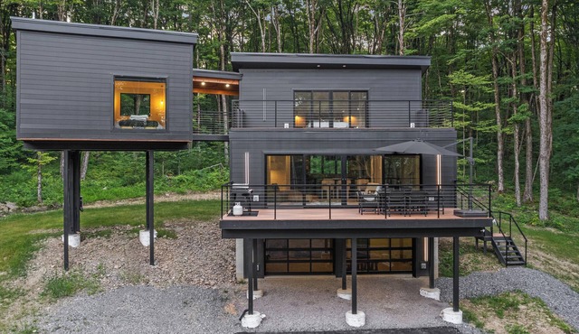 Luxury tree house inspired house located 5 miles from Ellicottville, NY